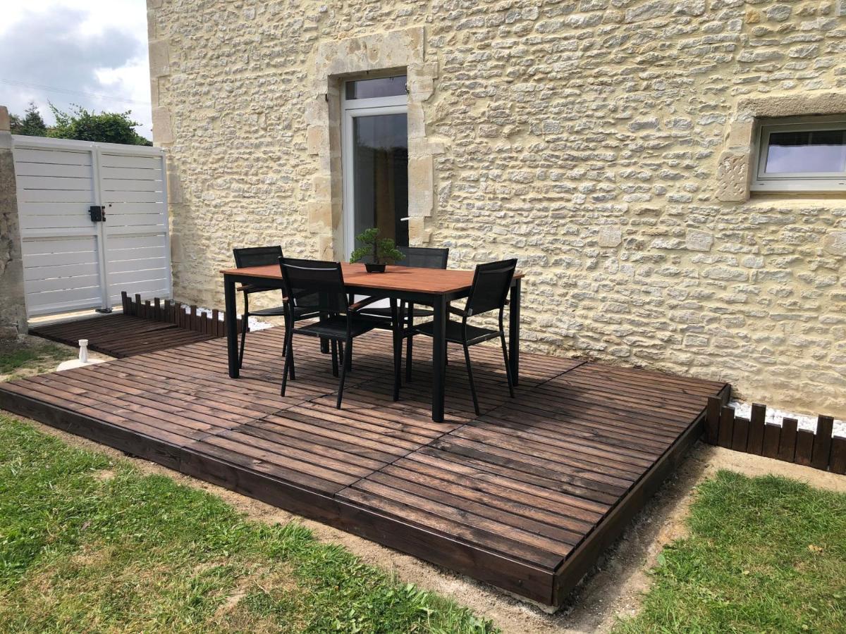 Gite Avec Jardin A 1,5 Km Des Plages Du Debarquement Tracy-sur-Mer ภายนอก รูปภาพ