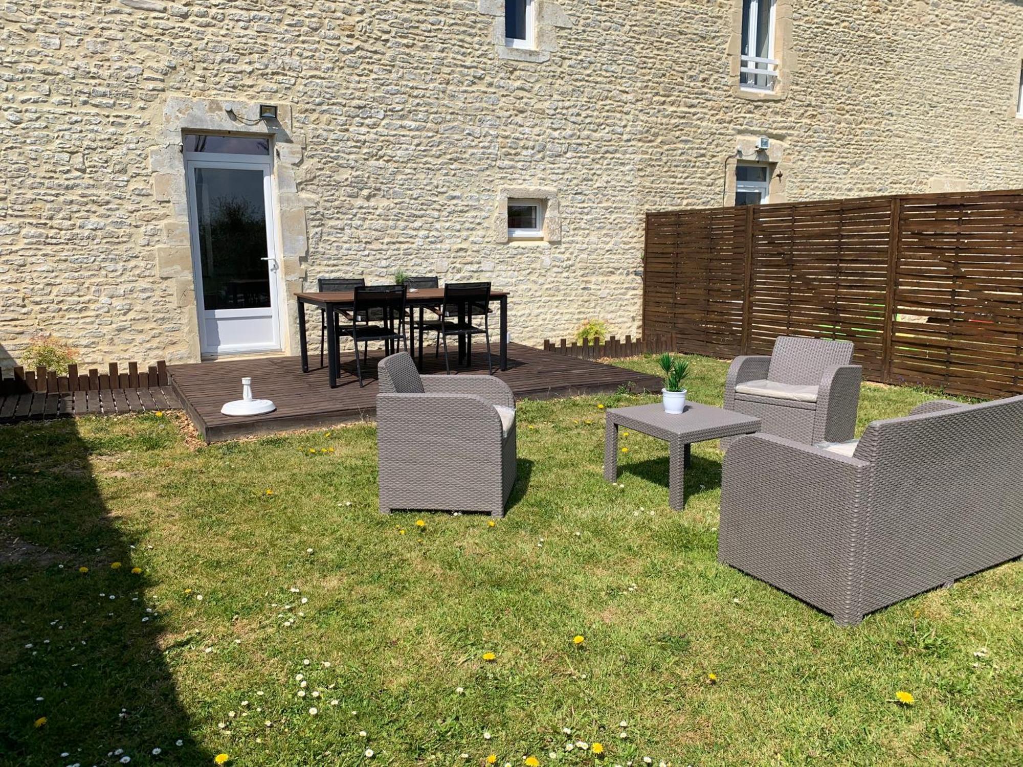 Gite Avec Jardin A 1,5 Km Des Plages Du Debarquement Tracy-sur-Mer ภายนอก รูปภาพ